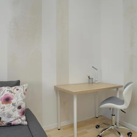 Cozy Remote Work By Renters Poznan