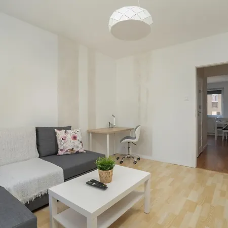 Cozy Remote Work By Renters Apartment Poznan