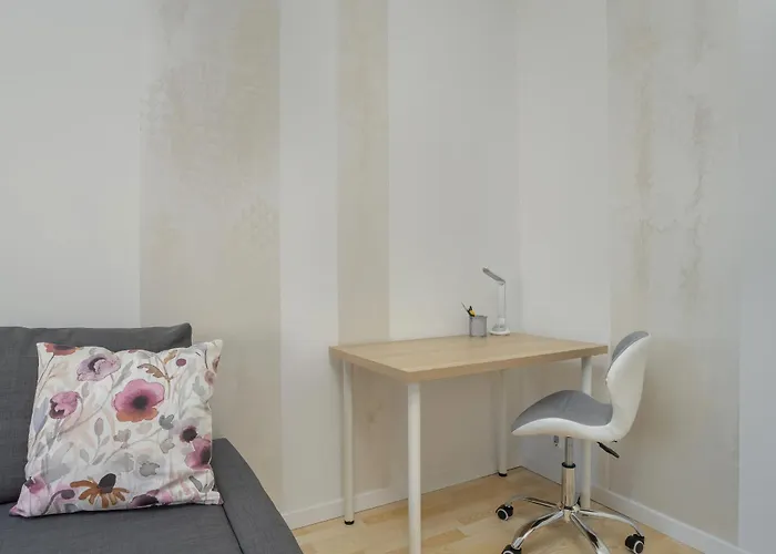 Cozy Remote Work By Renters Poznan