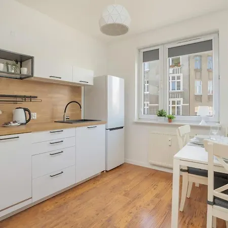 Cozy Remote Work By Renters * Poznań